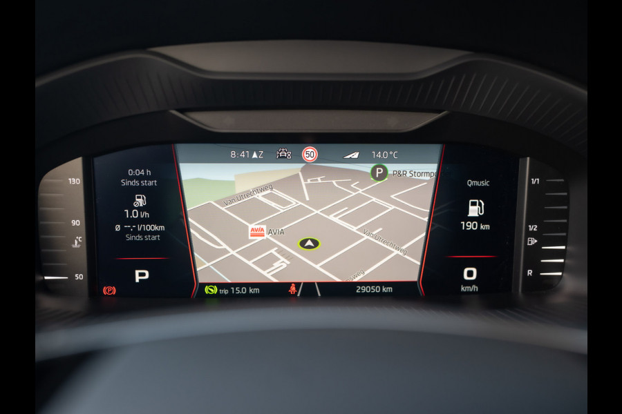 Škoda Karoq 1.5 TSI 150Pk ACT Sportline Business | Trekhaak wegkl. | Elk. A-klep | Camera | Keyless | Adapt. Cr. | Prijs Rijklaar!! Škoda Karoq 1.5 TSI 150Pk ACT Sportline Business | Trekhaak wegkl. | Elk. A-klep | Camera | Keyless | Adapt. Cr. | Prijs Rijklaar!!