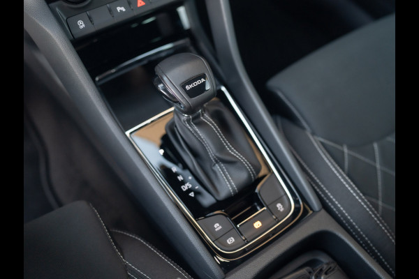 Škoda Karoq 1.5 TSI 150Pk ACT Sportline Business | Trekhaak wegkl. | Elk. A-klep | Camera | Keyless | Adapt. Cr. | Prijs Rijklaar!! Škoda Karoq 1.5 TSI 150Pk ACT Sportline Business | Trekhaak wegkl. | Elk. A-klep | Camera | Keyless | Adapt. Cr. | Prijs Rijklaar!!