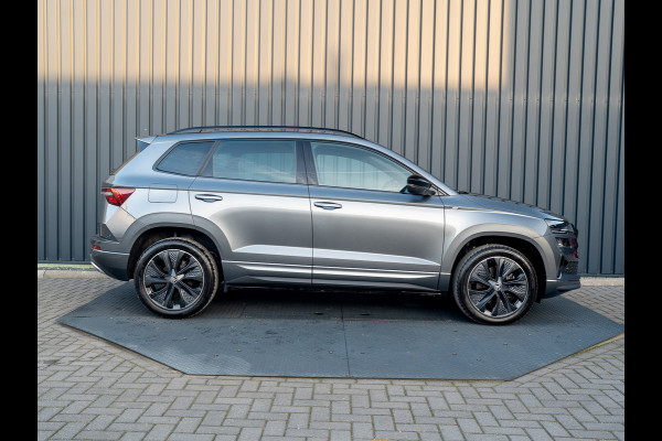 Škoda Karoq 1.5 TSI 150Pk ACT Sportline Business | Trekhaak wegkl. | Elk. A-klep | Camera | Keyless | Adapt. Cr. | Prijs Rijklaar!! Škoda Karoq 1.5 TSI 150Pk ACT Sportline Business | Trekhaak wegkl. | Elk. A-klep | Camera | Keyless | Adapt. Cr. | Prijs Rijklaar!!