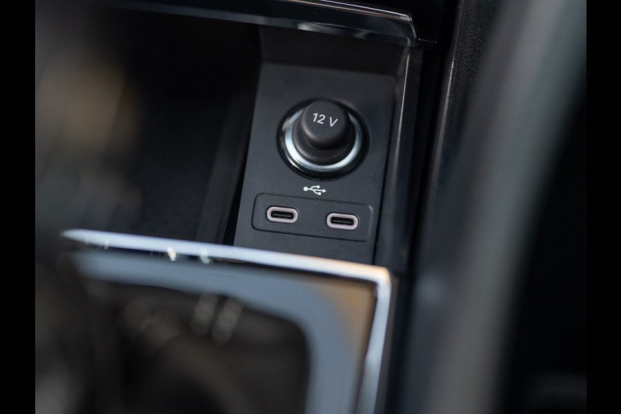 Škoda Karoq 1.5 TSI 150Pk ACT Sportline Business | Trekhaak wegkl. | Elk. A-klep | Camera | Keyless | Adapt. Cr. | Prijs Rijklaar!! Škoda Karoq 1.5 TSI 150Pk ACT Sportline Business | Trekhaak wegkl. | Elk. A-klep | Camera | Keyless | Adapt. Cr. | Prijs Rijklaar!!