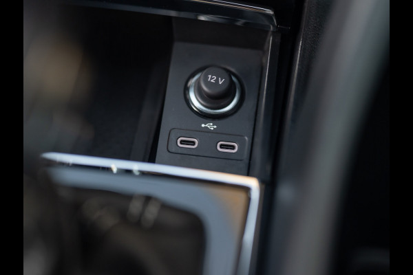 Škoda Karoq 1.5 TSI 150Pk ACT Sportline Business | Trekhaak wegkl. | Elk. A-klep | Camera | Keyless | Adapt. Cr. | Prijs Rijklaar!! Škoda Karoq 1.5 TSI 150Pk ACT Sportline Business | Trekhaak wegkl. | Elk. A-klep | Camera | Keyless | Adapt. Cr. | Prijs Rijklaar!!