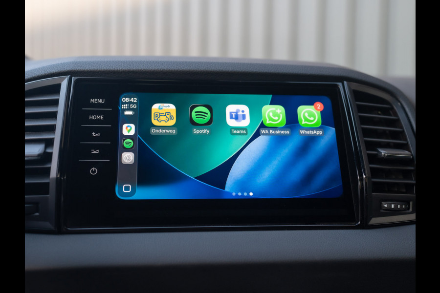 Škoda Karoq 1.5 TSI 150Pk ACT Sportline Business | Trekhaak wegkl. | Elk. A-klep | Camera | Keyless | Adapt. Cr. | Prijs Rijklaar!! Škoda Karoq 1.5 TSI 150Pk ACT Sportline Business | Trekhaak wegkl. | Elk. A-klep | Camera | Keyless | Adapt. Cr. | Prijs Rijklaar!!