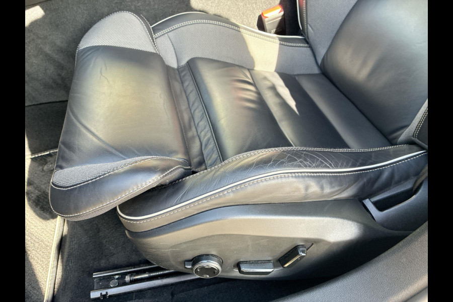 Volvo V60 2.0 T6 Recharge AWD R-Design 341PK! | Stoel- stuurverwarming | Lederen Sportstoelen | Park Assist | Adapt Cruise Control