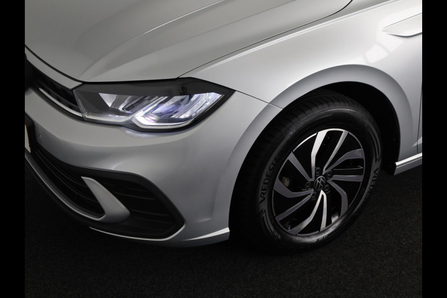 Volkswagen Polo 1.0 TSI Life Edition 95 pk | Verlengde garantie | Navigatie via App | Parkeersensoren | Achteruitrijcamera | Adaptieve cruise control | Volkswagen Polo 1.0 TSI Life Edition 95 pk | Verlengde garantie | Navigatie via App | Parkeersensoren | Achteruitrijcamera | Adaptieve cruise control |