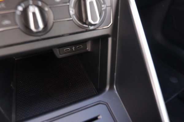 Volkswagen Polo 1.0 TSI Life|Virtual Cockpit Airco Btw Dab Cruise Control 1e Eigenaar Navi Carplay&Android auto Volkswagen Polo 1.0 TSI Life|Virtual Cockpit Airco Btw Dab Cruise Control 1e Eigenaar Navi Carplay&Android auto