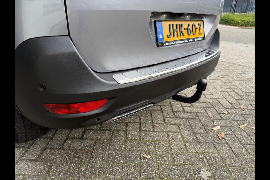 Peugeot 5008 1.2 PureTech GT TREKHAAK Peugeot 5008 1.2 PureTech GT TREKHAAK