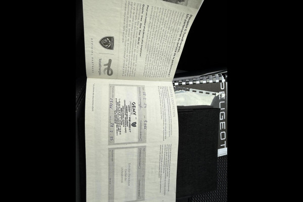 Peugeot 5008 1.2 PureTech GT TREKHAAK Peugeot 5008 1.2 PureTech GT TREKHAAK