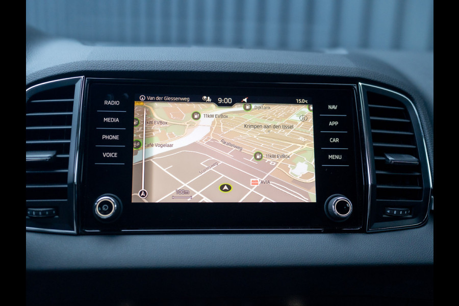 Škoda Karoq 1.5 TSI ACT Business Edition Plus | Keyless | Camera | Elk. A-klep | Adapt. Cr. | Prijs Rijklaar!! Škoda Karoq 1.5 TSI ACT Business Edition Plus | Keyless | Camera | Elk. A-klep | Adapt. Cr. | Prijs Rijklaar!!