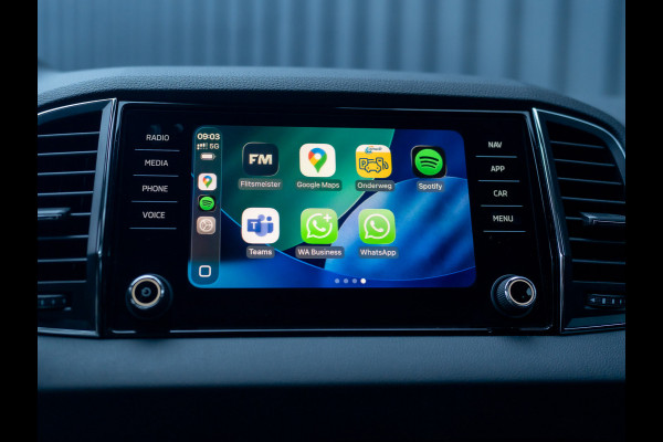 Škoda Karoq 1.5 TSI ACT Business Edition Plus | Keyless | Camera | Elk. A-klep | Adapt. Cr. | Prijs Rijklaar!! Škoda Karoq 1.5 TSI ACT Business Edition Plus | Keyless | Camera | Elk. A-klep | Adapt. Cr. | Prijs Rijklaar!!