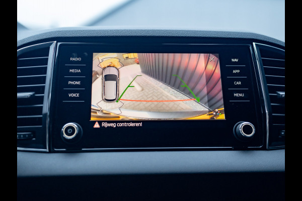 Škoda Karoq 1.5 TSI ACT Business Edition Plus | Keyless | Camera | Elk. A-klep | Adapt. Cr. | Prijs Rijklaar!! Škoda Karoq 1.5 TSI ACT Business Edition Plus | Keyless | Camera | Elk. A-klep | Adapt. Cr. | Prijs Rijklaar!!