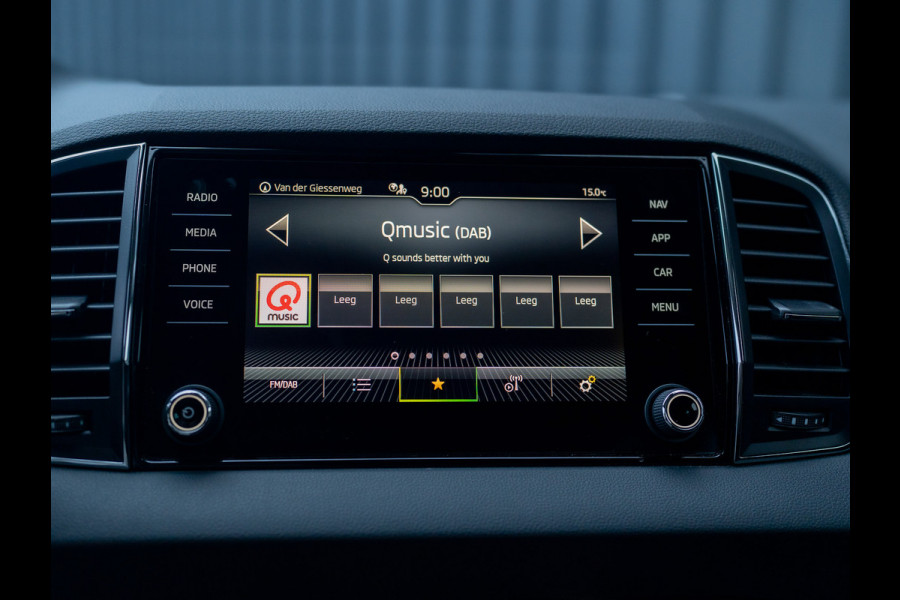 Škoda Karoq 1.5 TSI ACT Business Edition Plus | Keyless | Camera | Elk. A-klep | Adapt. Cr. | Prijs Rijklaar!! Škoda Karoq 1.5 TSI ACT Business Edition Plus | Keyless | Camera | Elk. A-klep | Adapt. Cr. | Prijs Rijklaar!!