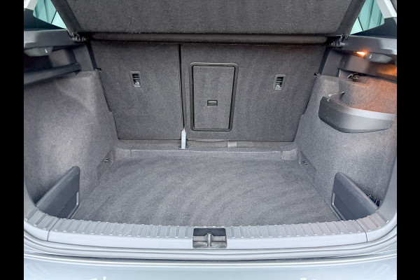 Škoda Karoq 1.5 TSI ACT Business Edition Plus | Keyless | Camera | Elk. A-klep | Adapt. Cr. | Prijs Rijklaar!! Škoda Karoq 1.5 TSI ACT Business Edition Plus | Keyless | Camera | Elk. A-klep | Adapt. Cr. | Prijs Rijklaar!!