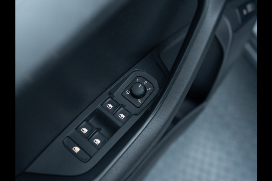 Škoda Karoq 1.5 TSI ACT Business Edition Plus | Keyless | Camera | Elk. A-klep | Adapt. Cr. | Prijs Rijklaar!! Škoda Karoq 1.5 TSI ACT Business Edition Plus | Keyless | Camera | Elk. A-klep | Adapt. Cr. | Prijs Rijklaar!!