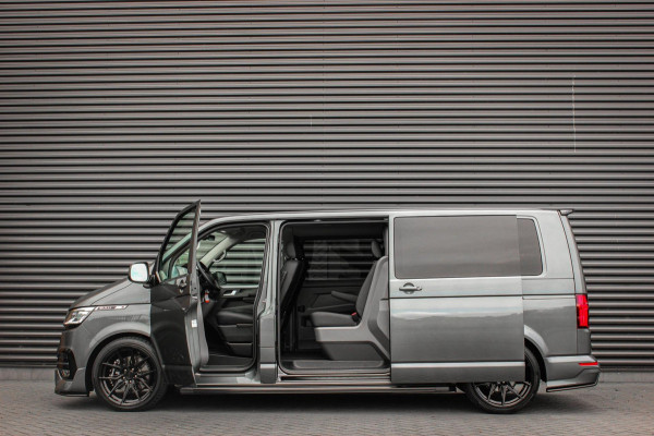 Volkswagen Transporter 2.0 TDI L2H1 204PK BULLI DC DUBBEL CABINE / LEIGHTONVANS BODYKIT / FULL OPTINS / LEDER / FULL BLACK / APPLE Volkswagen Transporter 2.0 TDI L2H1 204PK BULLI DC DUBBEL CABINE / LEIGHTONVANS BODYKIT / FULL OPTINS / LEDER / FULL BLACK / APPLE