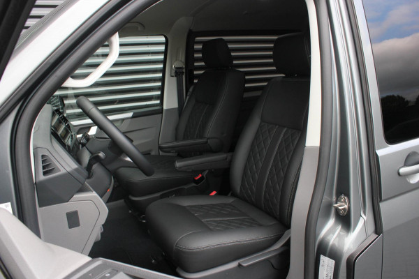 Volkswagen Transporter 2.0 TDI L2H1 204PK BULLI DC DUBBEL CABINE / LEIGHTONVANS BODYKIT / FULL OPTINS / LEDER / FULL BLACK / APPLE Volkswagen Transporter 2.0 TDI L2H1 204PK BULLI DC DUBBEL CABINE / LEIGHTONVANS BODYKIT / FULL OPTINS / LEDER / FULL BLACK / APPLE