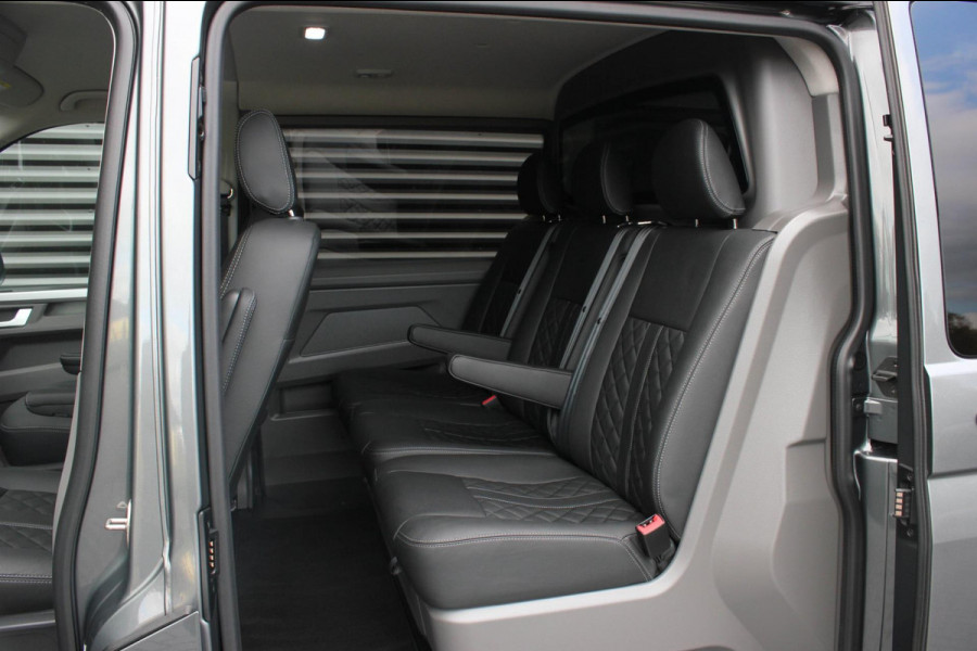 Volkswagen Transporter 2.0 TDI L2H1 204PK BULLI DC DUBBEL CABINE / LEIGHTONVANS BODYKIT / FULL OPTINS / LEDER / FULL BLACK / APPLE Volkswagen Transporter 2.0 TDI L2H1 204PK BULLI DC DUBBEL CABINE / LEIGHTONVANS BODYKIT / FULL OPTINS / LEDER / FULL BLACK / APPLE