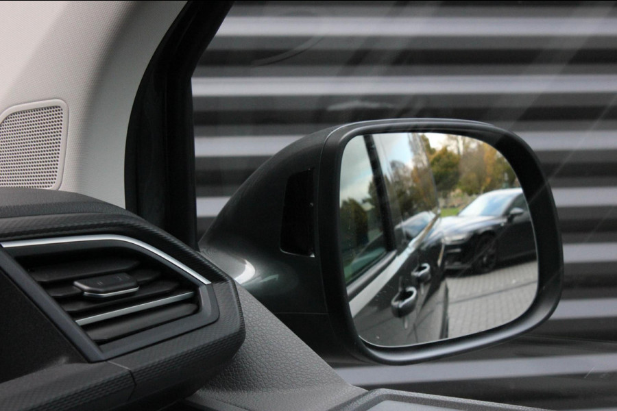 Volkswagen Transporter 2.0 TDI L2H1 204PK BULLI DC DUBBEL CABINE / LEIGHTONVANS BODYKIT / FULL OPTINS / LEDER / FULL BLACK / APPLE Volkswagen Transporter 2.0 TDI L2H1 204PK BULLI DC DUBBEL CABINE / LEIGHTONVANS BODYKIT / FULL OPTINS / LEDER / FULL BLACK / APPLE