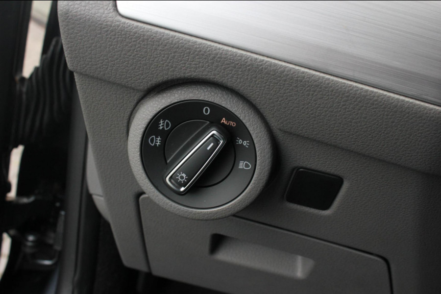 Volkswagen Transporter 2.0 TDI L2H1 204PK BULLI DC DUBBEL CABINE / LEIGHTONVANS BODYKIT / FULL OPTINS / LEDER / FULL BLACK / APPLE Volkswagen Transporter 2.0 TDI L2H1 204PK BULLI DC DUBBEL CABINE / LEIGHTONVANS BODYKIT / FULL OPTINS / LEDER / FULL BLACK / APPLE