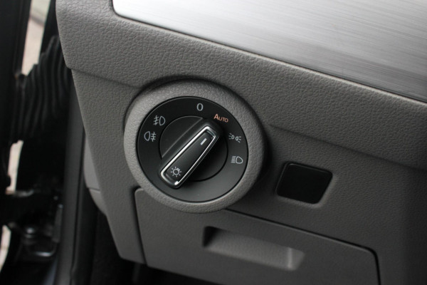 Volkswagen Transporter 2.0 TDI L2H1 204PK BULLI DC DUBBEL CABINE / LEIGHTONVANS BODYKIT / FULL OPTINS / LEDER / FULL BLACK / APPLE Volkswagen Transporter 2.0 TDI L2H1 204PK BULLI DC DUBBEL CABINE / LEIGHTONVANS BODYKIT / FULL OPTINS / LEDER / FULL BLACK / APPLE