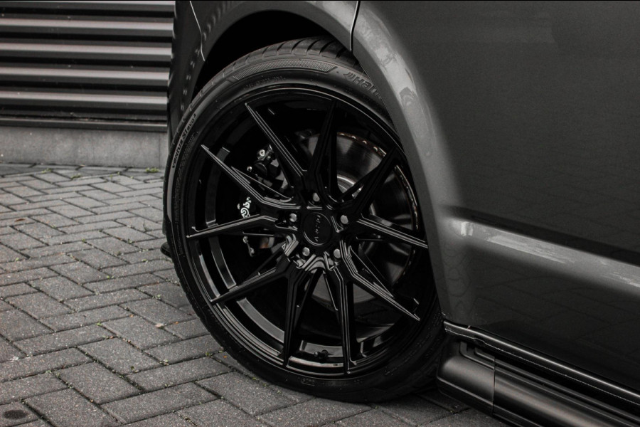 Volkswagen Transporter 2.0 TDI L2H1 204PK BULLI DC DUBBEL CABINE / LEIGHTONVANS BODYKIT / FULL OPTINS / LEDER / FULL BLACK / APPLE Volkswagen Transporter 2.0 TDI L2H1 204PK BULLI DC DUBBEL CABINE / LEIGHTONVANS BODYKIT / FULL OPTINS / LEDER / FULL BLACK / APPLE