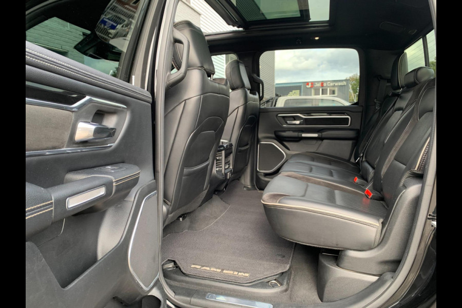 Dodge Ram 1500 Laramie Night 5.7L 401pk LPG 4X4 Luchtvering 360cam Pano H&K Dodge Ram 1500 Laramie Night 5.7L 401pk LPG 4X4 Luchtvering 360cam Pano H&K