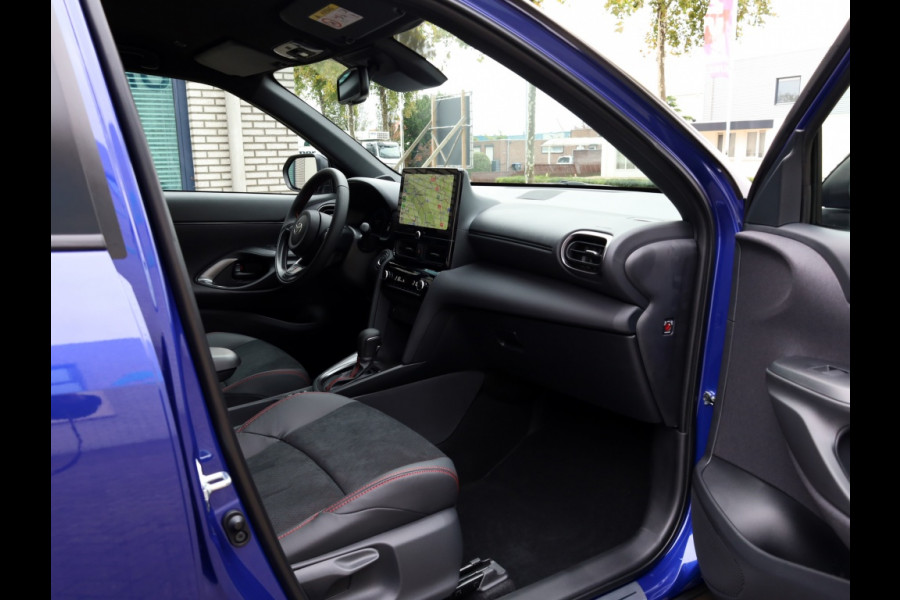 Toyota Yaris Cross 1.5 Hyb 130 GR Sport | Nieuw | Bi-Tone | Stoel/Stuurwielverwarmi