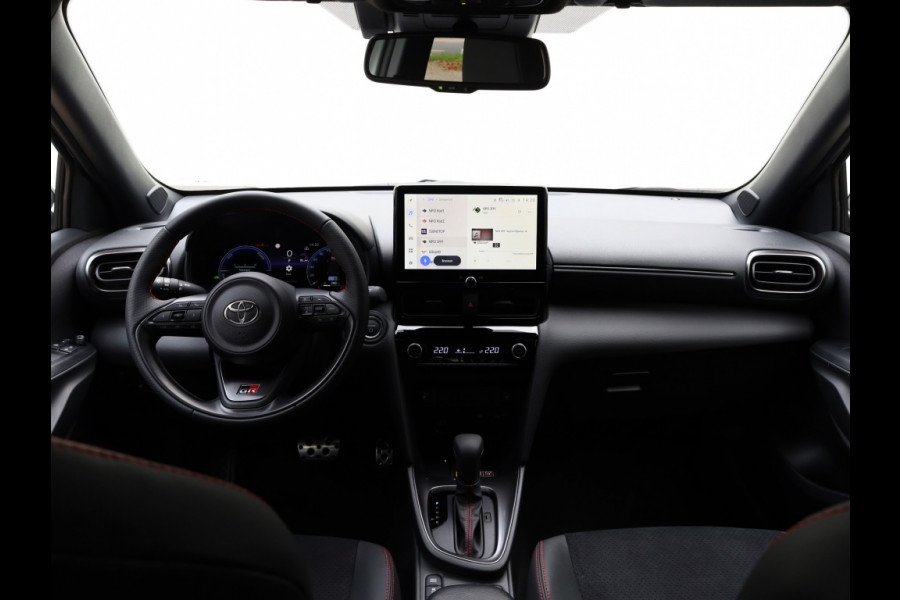 Toyota Yaris Cross 1.5 Hyb 130 GR Sport | Nieuw | Bi-Tone | Stoel/Stuurwielverwarmi