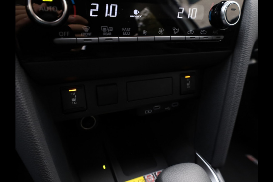 Toyota Yaris Cross 1.5 Hyb 130 GR Sport | Nieuw | Bi-Tone | Stoel/Stuurwielverwarmi
