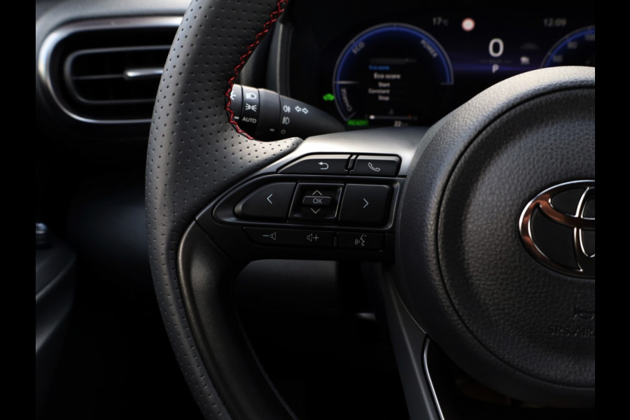 Toyota Yaris Cross 1.5 Hyb 130 GR Sport | Nieuw | Bi-Tone | Stoel/Stuurwielverwarmi
