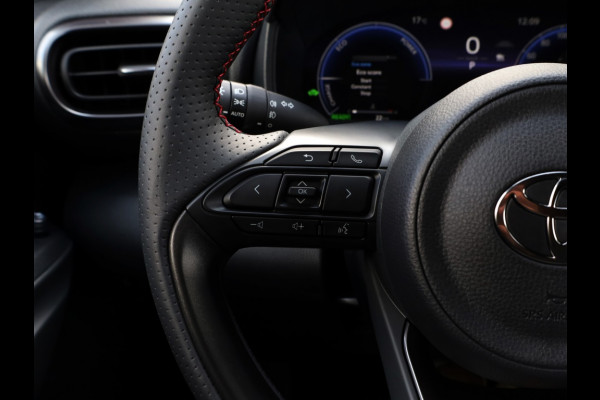 Toyota Yaris Cross 1.5 Hyb 130 GR Sport | Nieuw | Bi-Tone | Stoel/Stuurwielverwarmi