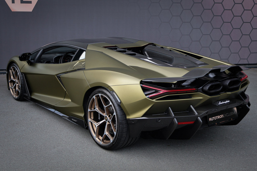 Lamborghini Revuelto | LIFT | CARBON IN & EXTERIEUR | PASSENGER DISPLAY | ADAPTIVE CRUISE | APPLE CARPLAY | SONUS FABER SOUND | PARKING PACK | HEADLA