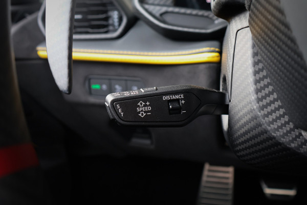 Lamborghini Revuelto | LIFT | CARBON IN & EXTERIEUR | PASSENGER DISPLAY | ADAPTIVE CRUISE | APPLE CARPLAY | SONUS FABER SOUND | PARKING PACK | HEADLA