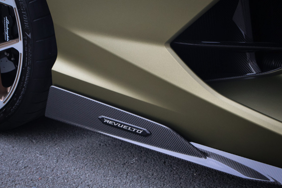 Lamborghini Revuelto | LIFT | CARBON IN & EXTERIEUR | PASSENGER DISPLAY | ADAPTIVE CRUISE | APPLE CARPLAY | SONUS FABER SOUND | PARKING PACK | HEADLA