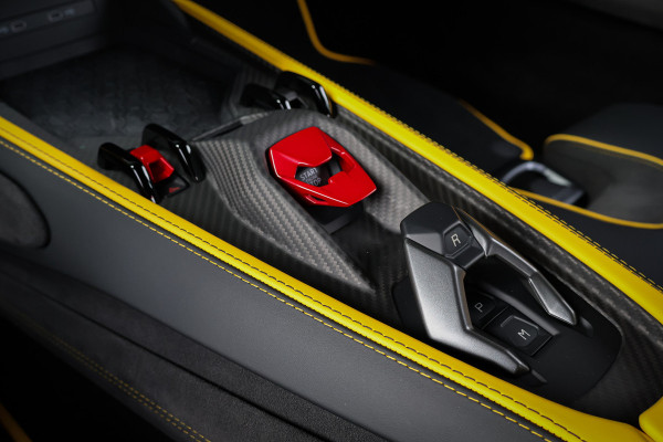 Lamborghini Revuelto | LIFT | CARBON IN & EXTERIEUR | PASSENGER DISPLAY | ADAPTIVE CRUISE | APPLE CARPLAY | SONUS FABER SOUND | PARKING PACK | HEADLA