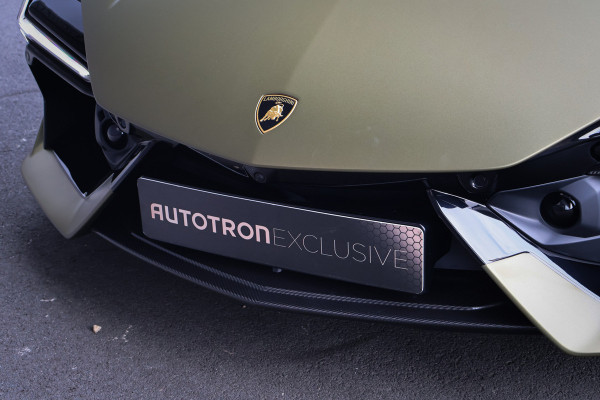 Lamborghini Revuelto | LIFT | CARBON IN & EXTERIEUR | PASSENGER DISPLAY | ADAPTIVE CRUISE | APPLE CARPLAY | SONUS FABER SOUND | PARKING PACK | HEADLA