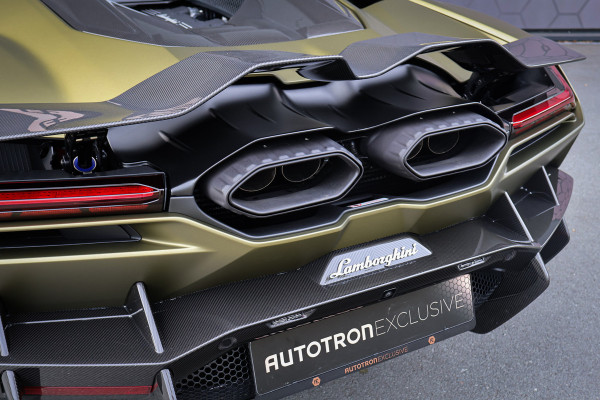 Lamborghini Revuelto | LIFT | CARBON IN & EXTERIEUR | PASSENGER DISPLAY | ADAPTIVE CRUISE | APPLE CARPLAY | SONUS FABER SOUND | PARKING PACK | HEADLA