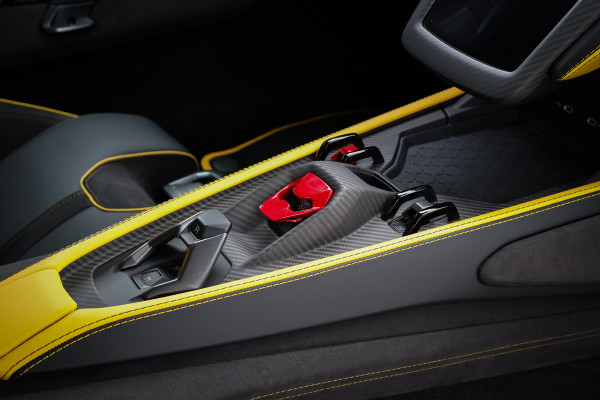 Lamborghini Revuelto | LIFT | CARBON IN & EXTERIEUR | PASSENGER DISPLAY | ADAPTIVE CRUISE | APPLE CARPLAY | SONUS FABER SOUND | PARKING PACK | HEADLA