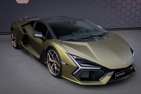 Lamborghini Revuelto | LIFT | CARBON IN & EXTERIEUR | PASSENGER DISPLAY | ADAPTIVE CRUISE | APPLE CARPLAY | SONUS FABER SOUND | PARKING PACK | HEADLA