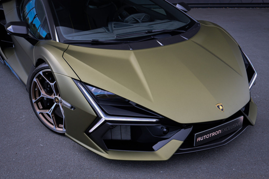 Lamborghini Revuelto | LIFT | CARBON IN & EXTERIEUR | PASSENGER DISPLAY | ADAPTIVE CRUISE | APPLE CARPLAY | SONUS FABER SOUND | PARKING PACK | HEADLA