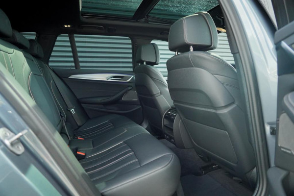 BMW 5 Serie Touring 530i High Executive / M-Pakket / Pano / HUD / Trekhaak / Incl BTW / Laser