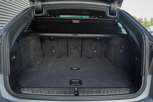 BMW 5 Serie Touring 530i High Executive / M-Pakket / Pano / HUD / Trekhaak / Incl BTW / Laser