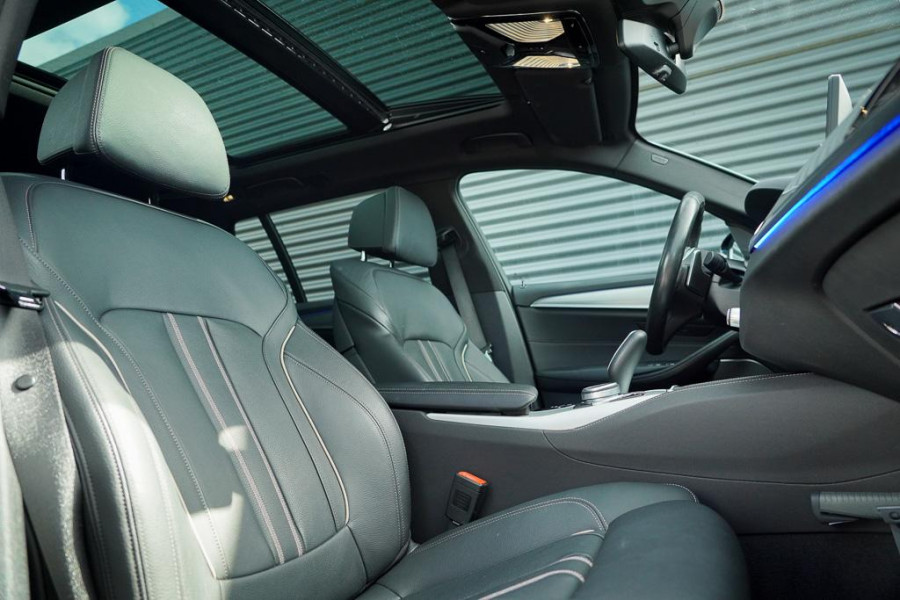 BMW 5 Serie Touring 530i High Executive / M-Pakket / Pano / HUD / Trekhaak / Incl BTW / Laser