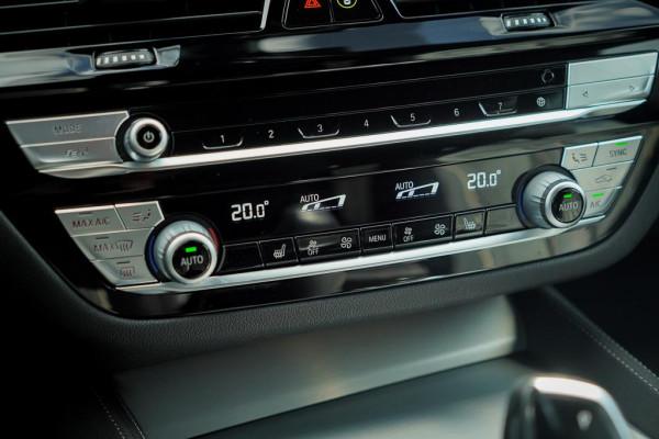 BMW 5 Serie Touring 530i High Executive / M-Pakket / Pano / HUD / Trekhaak / Incl BTW / Laser