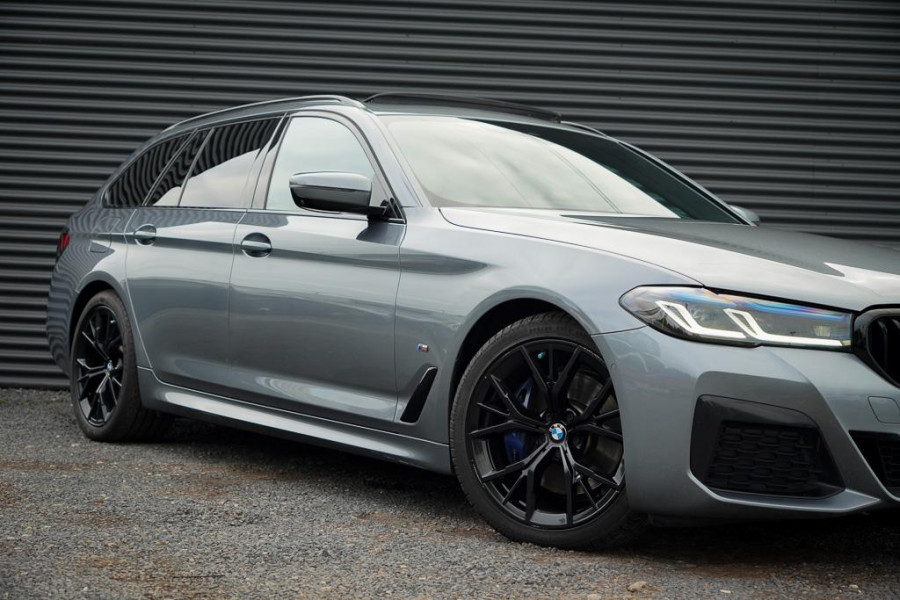 BMW 5 Serie Touring 530i High Executive / M-Pakket / Pano / HUD / Trekhaak / Incl BTW / Laser