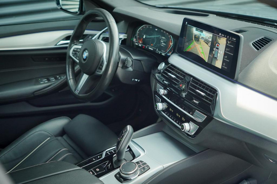 BMW 5 Serie Touring 530i High Executive / M-Pakket / Pano / HUD / Trekhaak / Incl BTW / Laser