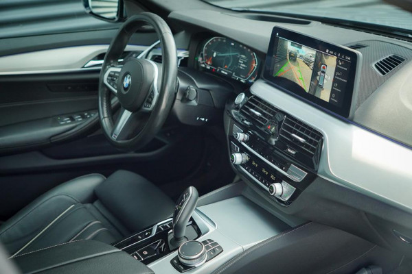 BMW 5 Serie Touring 530i High Executive / M-Pakket / Pano / HUD / Trekhaak / Incl BTW / Laser