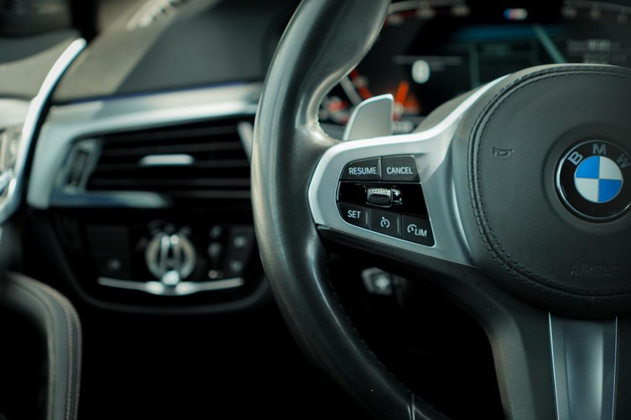 BMW 5 Serie Touring 530i High Executive / M-Pakket / Pano / HUD / Trekhaak / Incl BTW / Laser