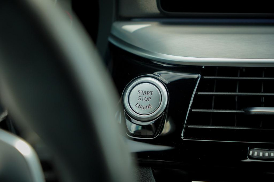 BMW 5 Serie Touring 530i High Executive / M-Pakket / Pano / HUD / Trekhaak / Incl BTW / Laser