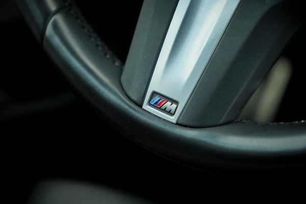 BMW 5 Serie Touring 530i High Executive / M-Pakket / Pano / HUD / Trekhaak / Incl BTW / Laser