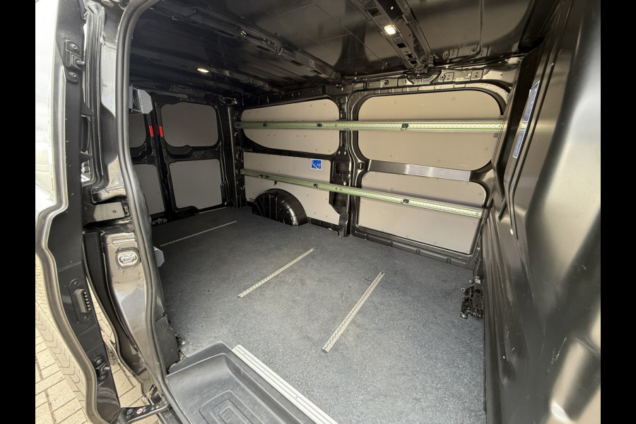 Ford Transit Custom 320 2.0 TDCI 136 PK EURO 6 L2H1 Trend Stoelverwarming/CarPlay/achteruitrijcamera Ford Transit Custom 320 2.0 TDCI 136 PK EURO 6 L2H1 Trend Stoelverwarming/CarPlay/achteruitrijcamera